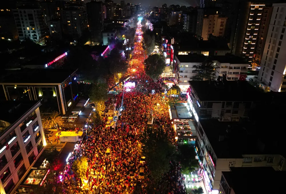 Kadıköy, Cumhuriyeti kutlamayalım diye uğraşanlara atılan en büyük tokattır
