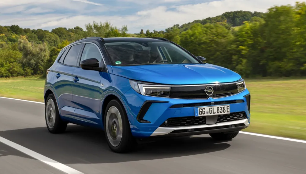 Opel Türkiye, özel fiyat teklifleriyle dikkatleri çekiyor