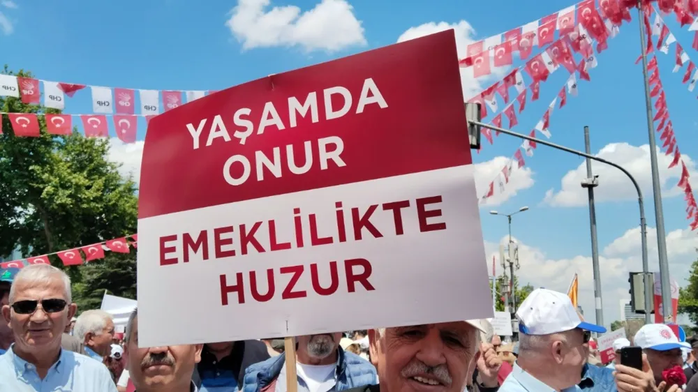 Çalışan emekli sayısı 2 milyonu aştı