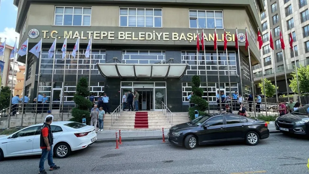 Maltepe Belediyesi işçileri greve başladı