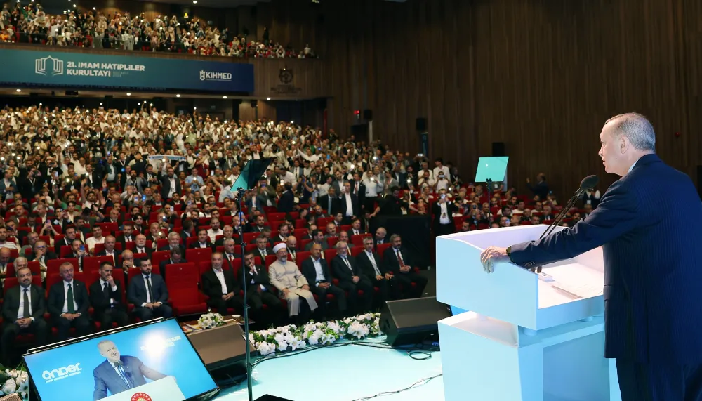 O kılıçları kime çekiyorsunuz? Kendini bilmezler temizlenecek