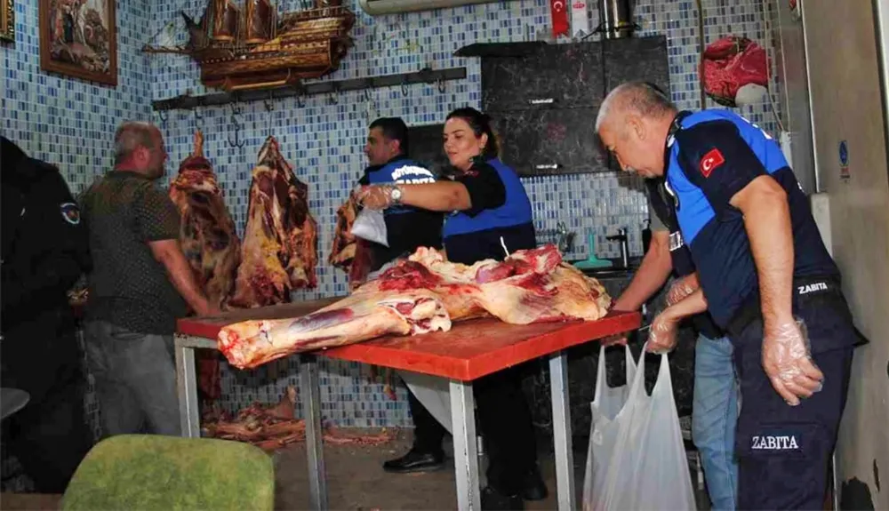 1 ton kokmuş ve bozuk et ele geçirildi
