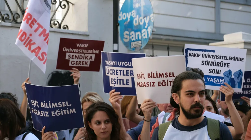 Vakıf üniversitelerinde ücretleri YÖK belirleyecek