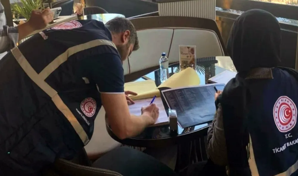 2 adet suyun fiyatı müşteriyi şaşkına çevirdi! 