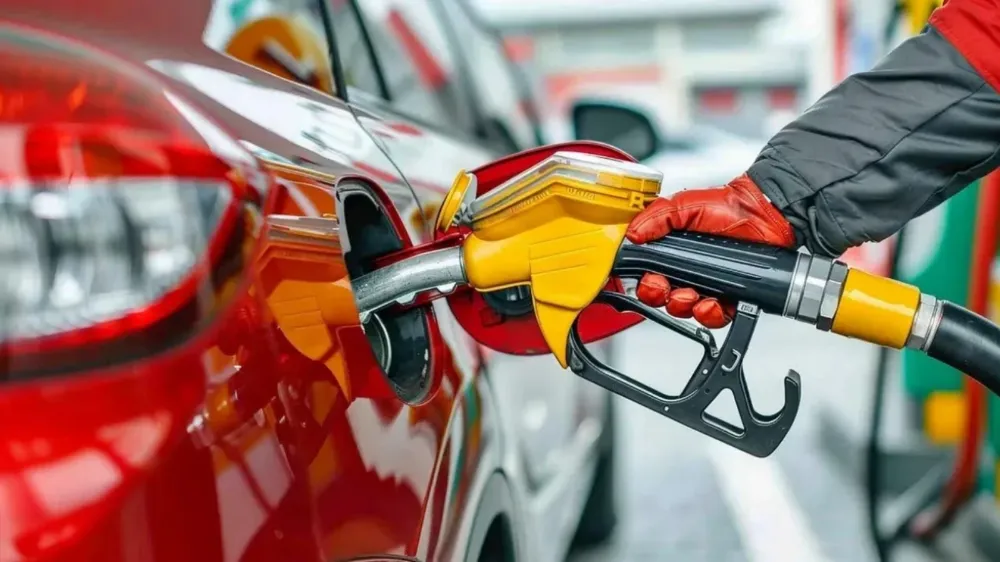 Akaryakıta bir zam daha geliyor