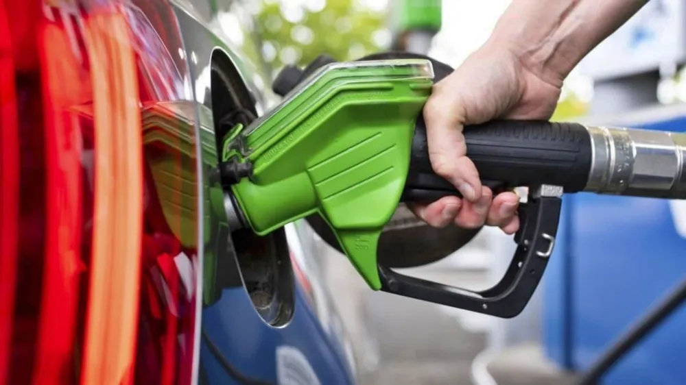 Benzine art arda dev zam