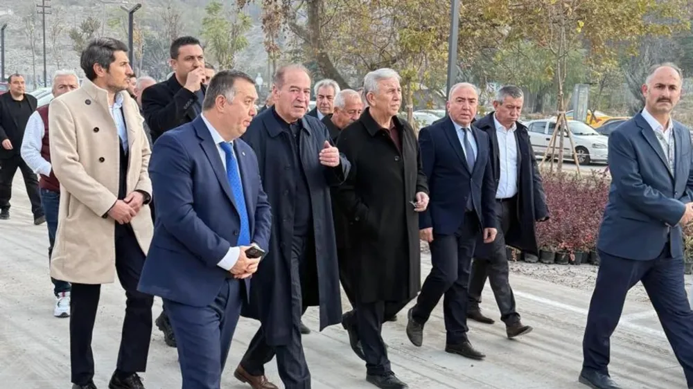 Mansur Yavaş Hacı Bayram esnafıyla bir araya geldi