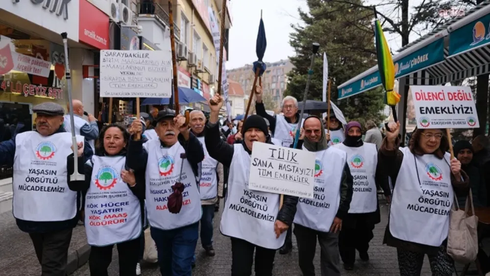 Emekli ve asgari ücretliye gelince çay kaşığıyla paylaşıyorlar