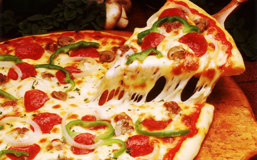 Pizza yedikten sonra rahatsızlanan 4 kişiden 1’i öldü!