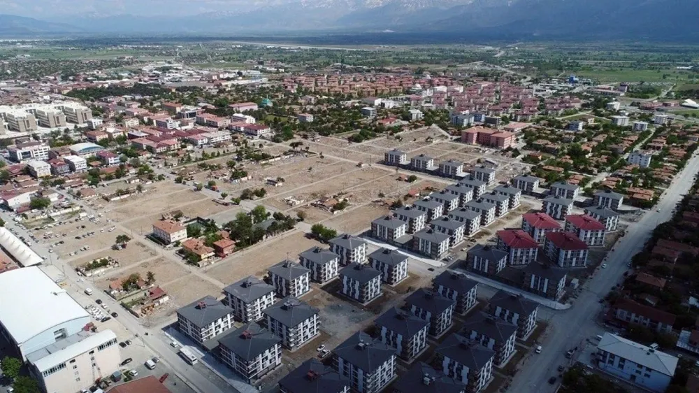 Arsa yatırımları düştü, konut satışları yükseldi