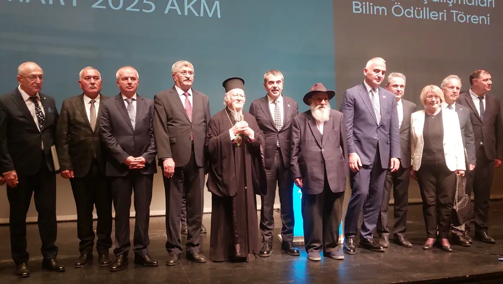 Alevi Vakıfları Federasyonu Bilim Ödülleri sahiplerini buldu