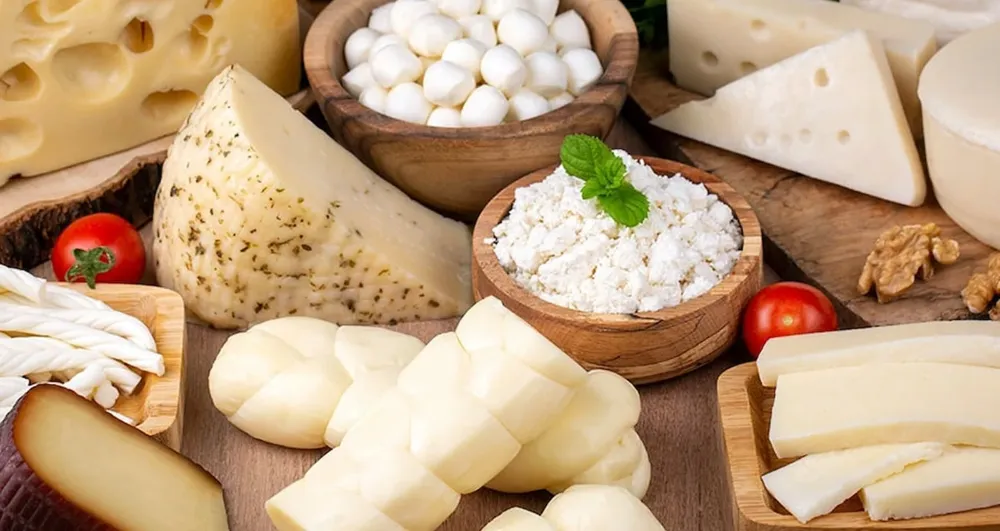 Tarihi geçmiş peynirler yeniden paketlendi