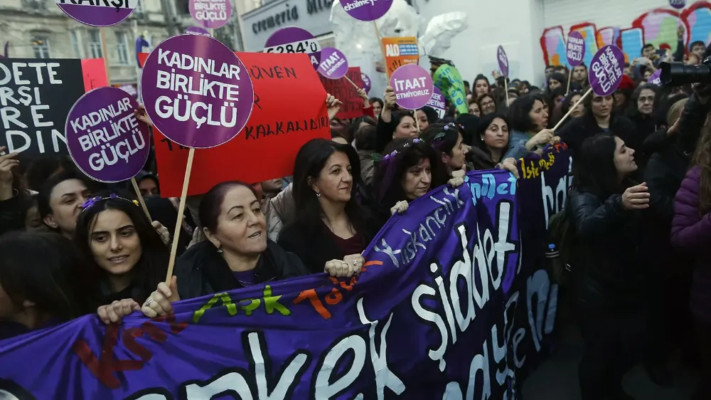 Şiddet uygulayanların üçte ikisi yakın tanıdık