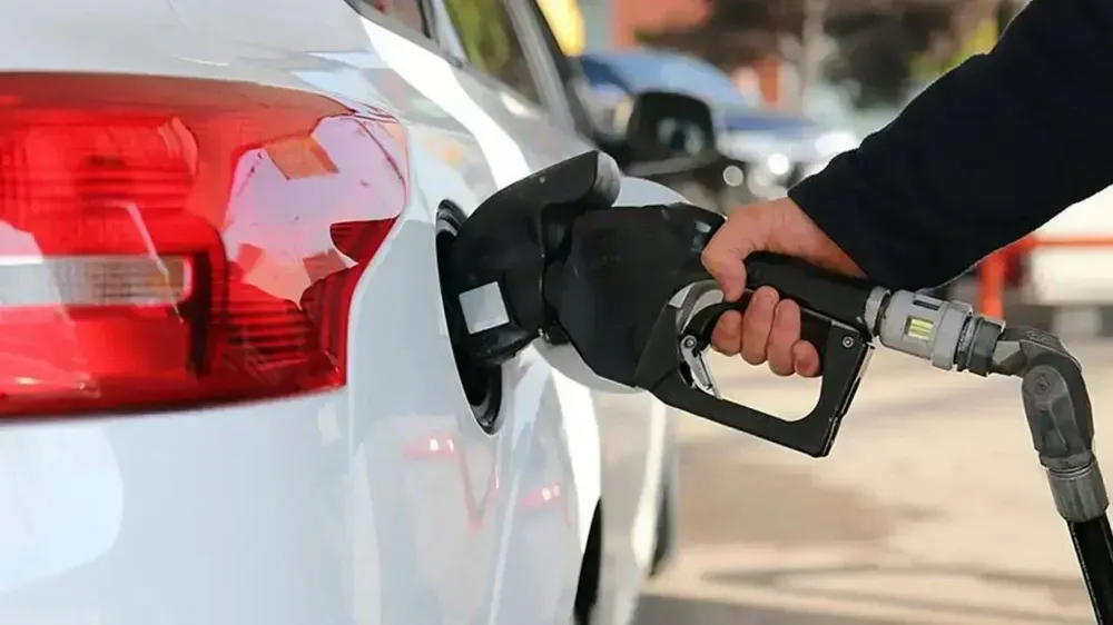 Benzine zam geldi!