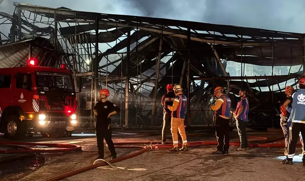 Çekmeköy’deki fabrika yangınına soruşturma