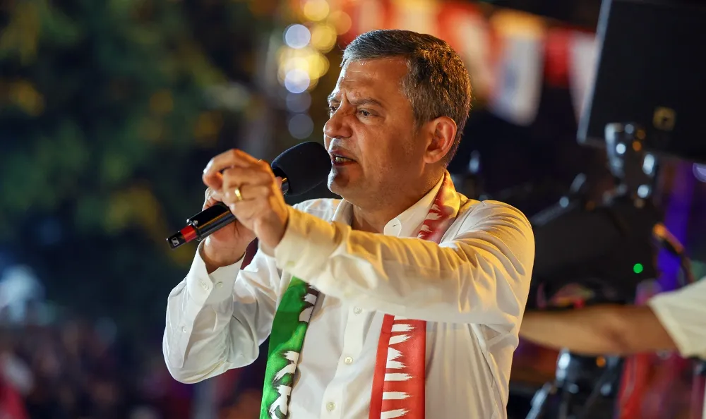 ÖZGÜR ÖZEL’DEN SERT MESAJLAR