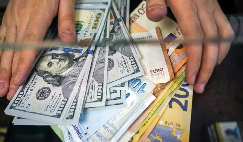 Bütçe açığı ilk 7 ayda 1 trilyonu aştı