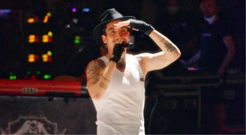 Can Bonomo sevenleriyle bir araya geldi
