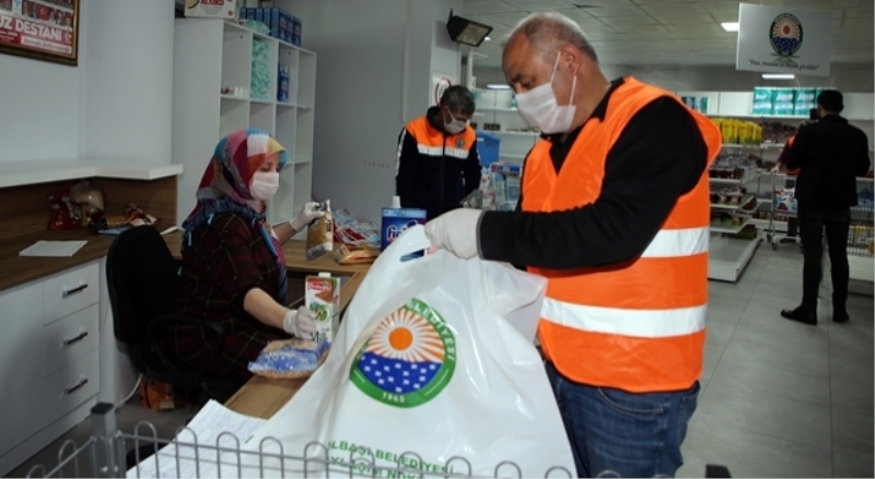 Gölbaşı Belediyesi ihtiyaç sahiplerinin yanında