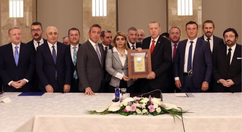 Erdoğan Kulüpler Birliği heyetini kabul etti