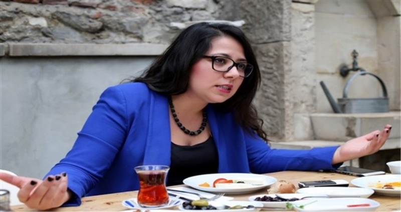 CHP PM Üyesi Sera Kadıgil gözaltına alındı